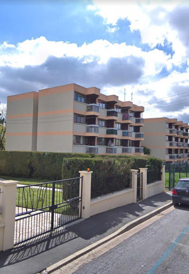 Studio Equipe Pres De Paris Argenteuil Exteriér fotografie